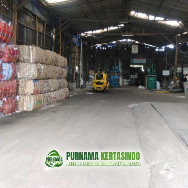 Gudang Cilodong PT. Purnama Kertasindo Tampung 5 Ton Kardus Bekas per Hari